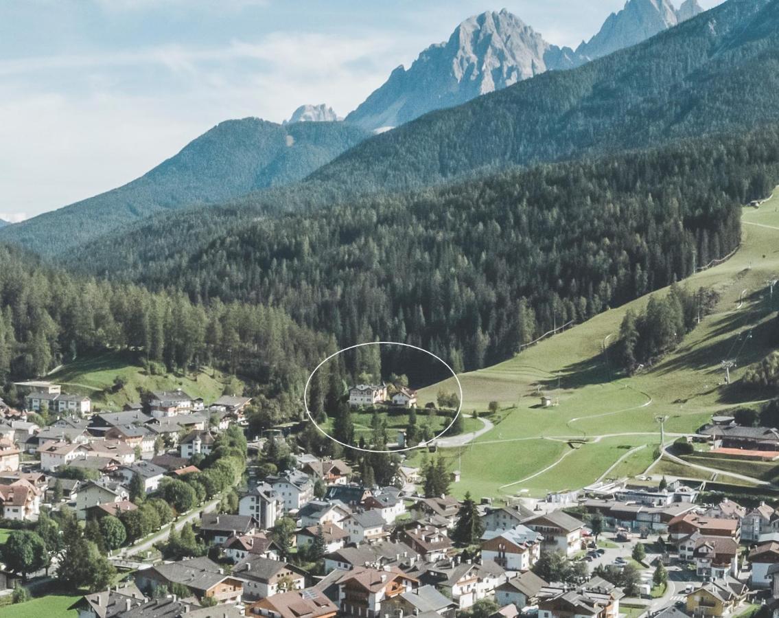 Hotel Villa Waldheim San Candido Exterior photo