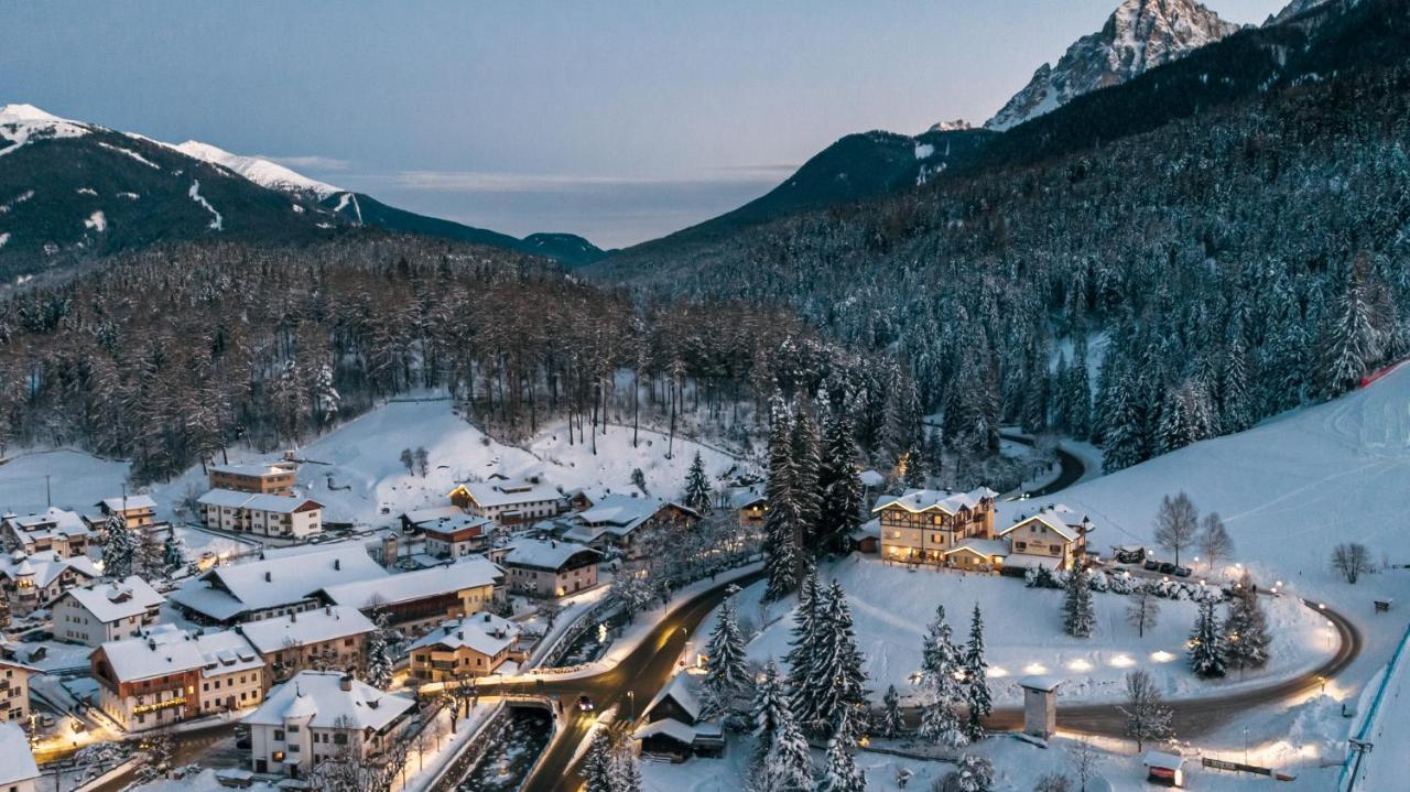 Hotel Villa Waldheim San Candido Exterior photo