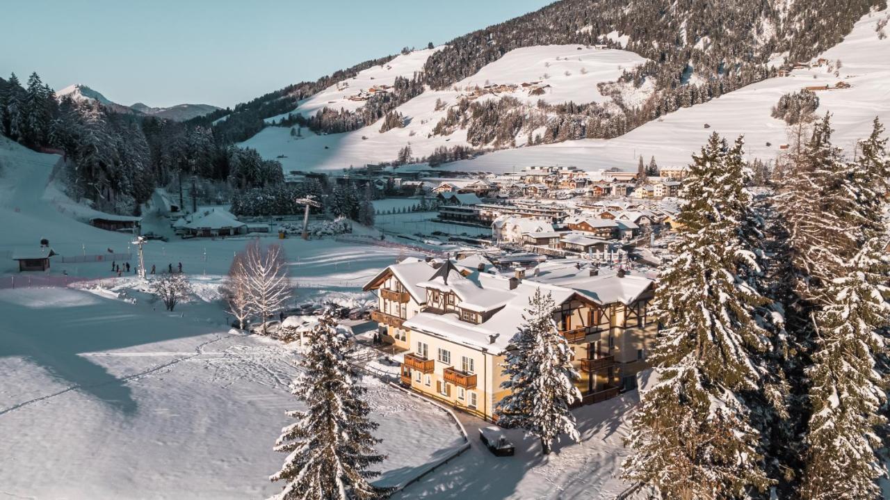 Hotel Villa Waldheim San Candido Exterior photo