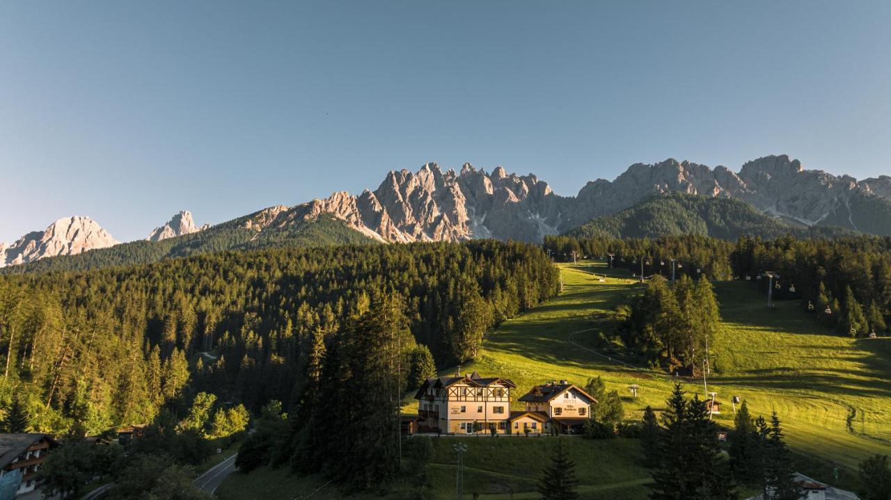 Hotel Villa Waldheim San Candido Exterior photo